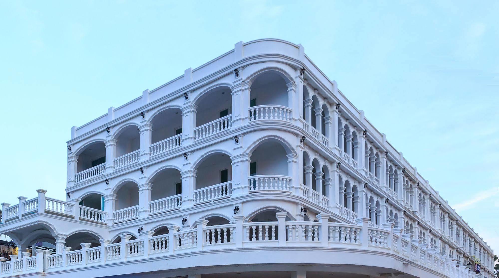 Patong Marina Hotel By Lofty Exterior photo