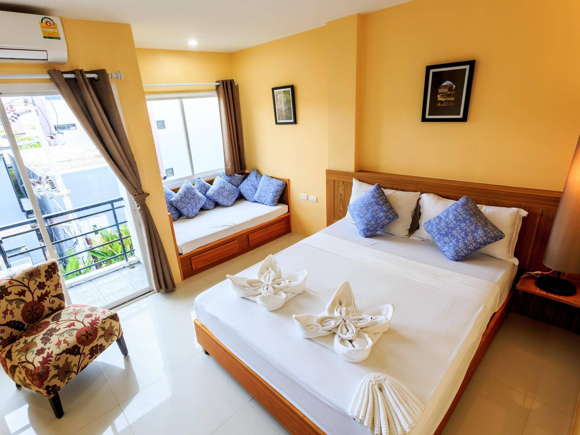 Patong Marina Hotel By Lofty Exterior photo